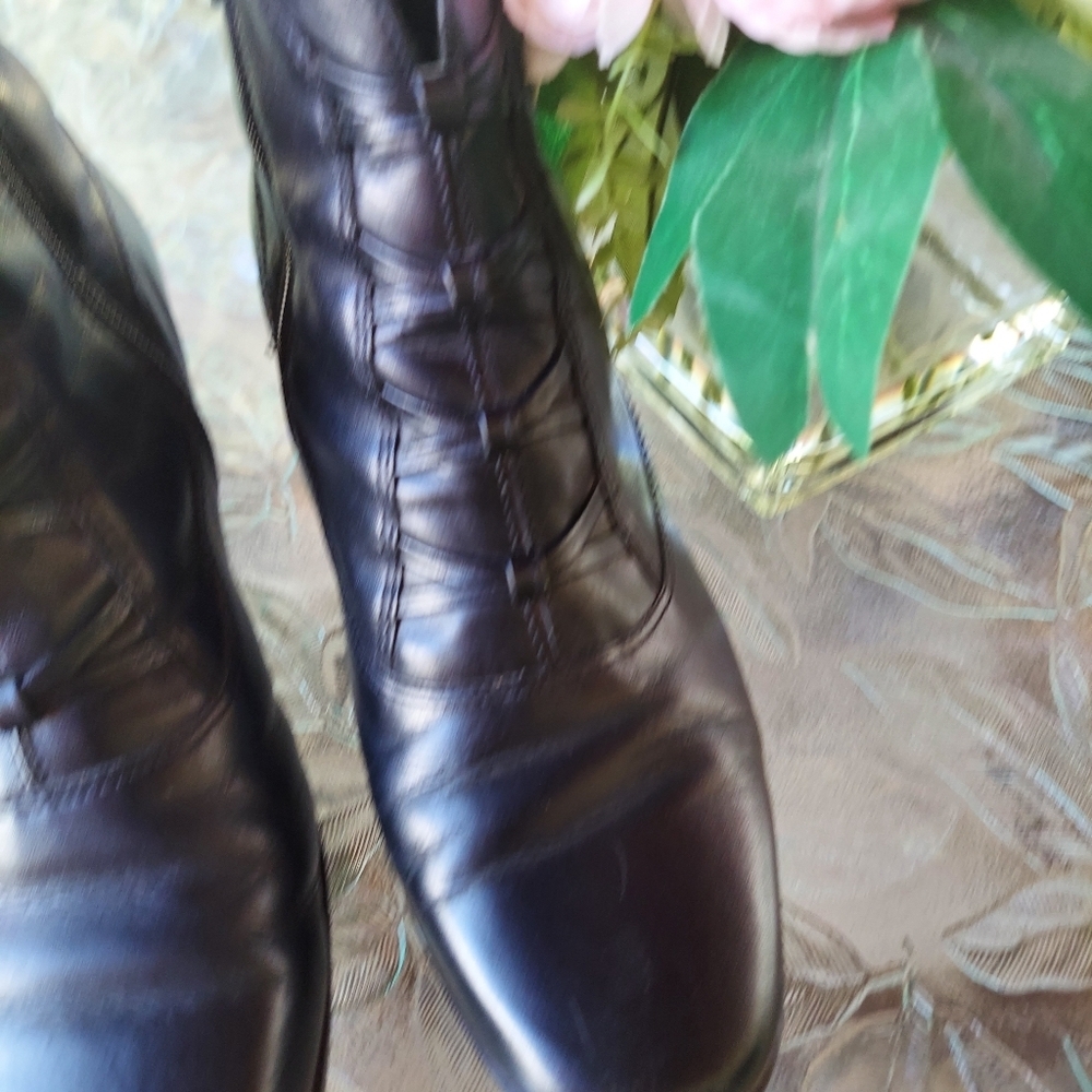 London fog black woman ankle  boots Size 7.5W. fall winter Comfy Fashion Christm - Picture 2 of 7